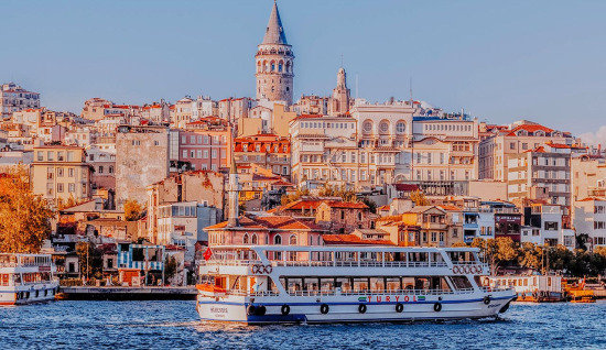 Private Bosphorus Cruise Tour – Europe & Asia in One Day